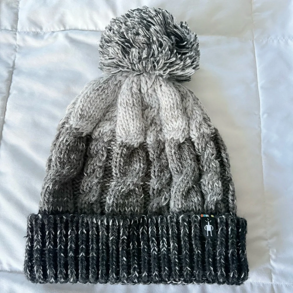 Smartwool Rounded Crown Merino Blend Cable Knit Pompom OS Streetwear Gorpcore